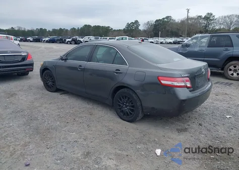 2010 Toyota Camry Le z USA, uszkodzony, nr VIN 4T4BF3EK1AR003603